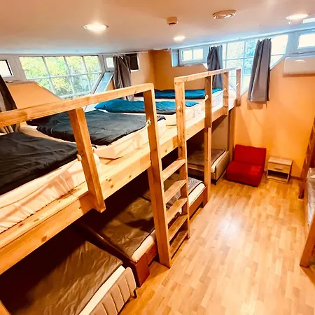 Dokk Agard Bed & Breakfast *